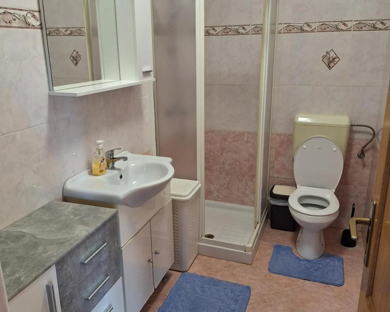 Apartments Slavica Funtana 0*,  Croazia